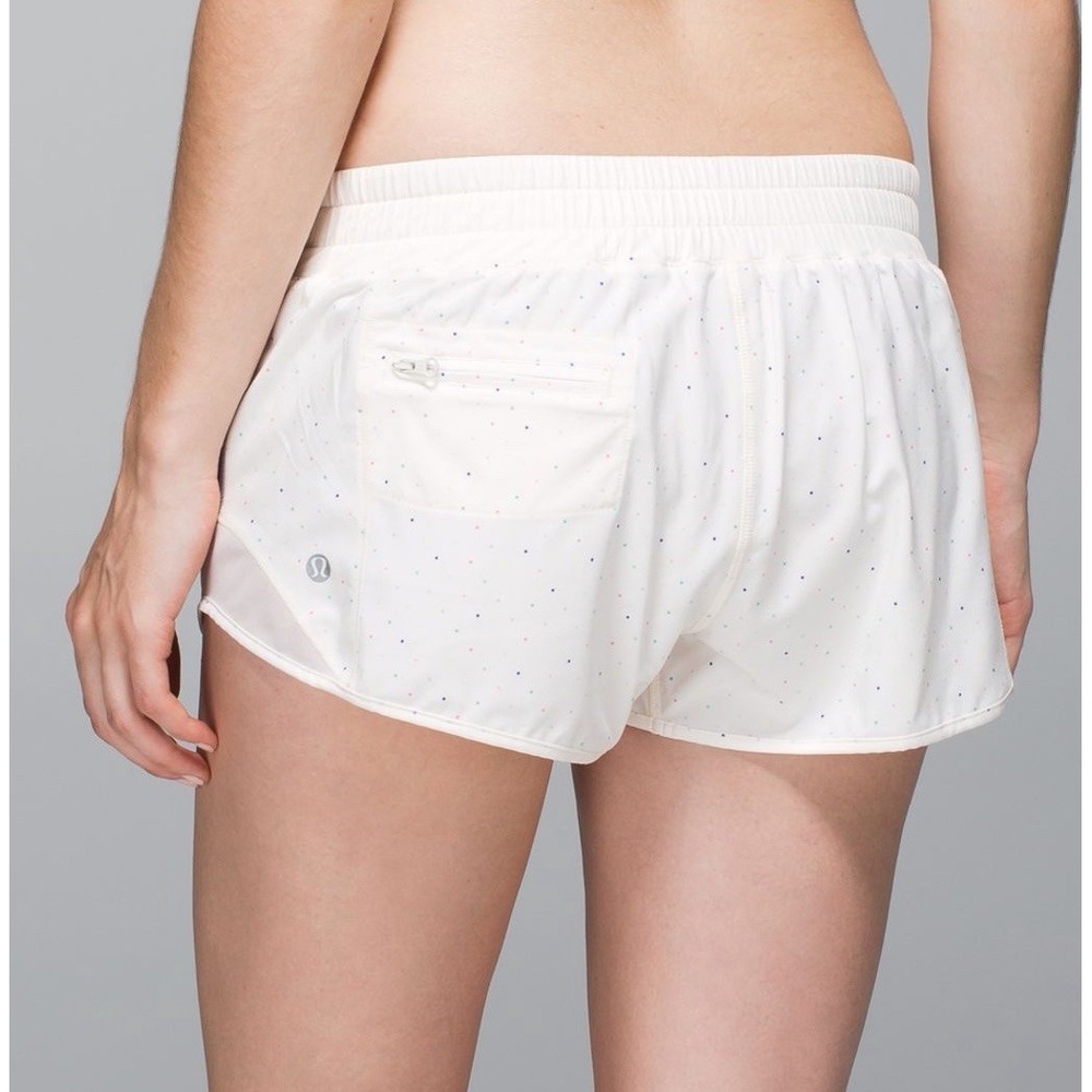 Lululemon Hotty Hot Shorts 2.5" Sz 6 Sweet Spot Angel Wing Lined Running Gym